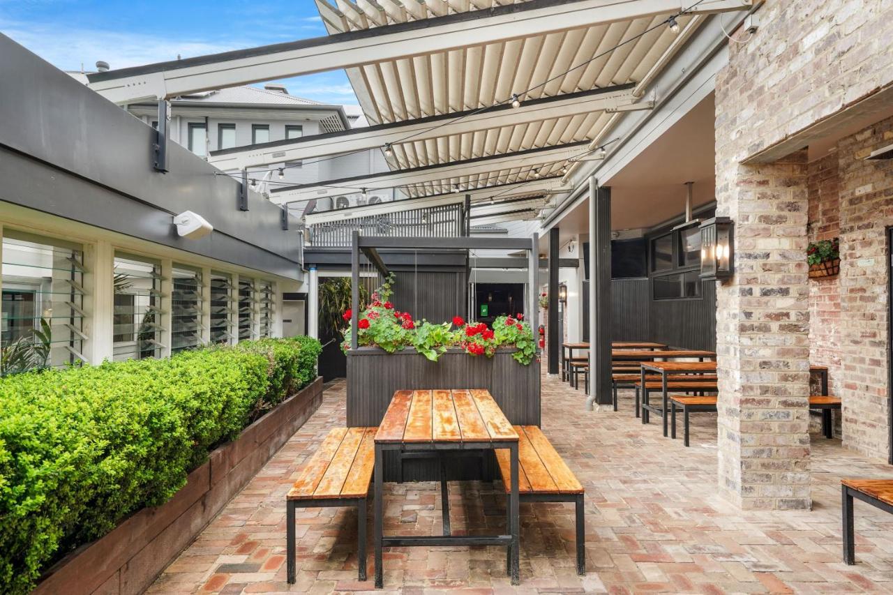 Grand Hotel And Studios Wyong Exterior foto