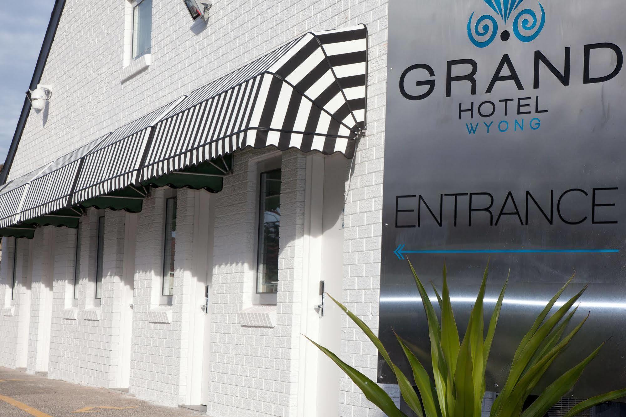Grand Hotel And Studios Wyong Exterior foto